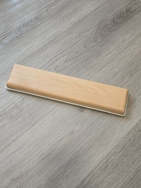 Wood Finish Wrist Rest for Mechanical Keyboards - Natural
